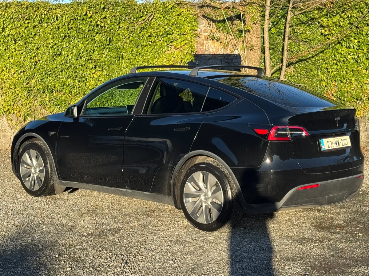 2023 Tesla Model Y RWD 1 Owner - Image 3