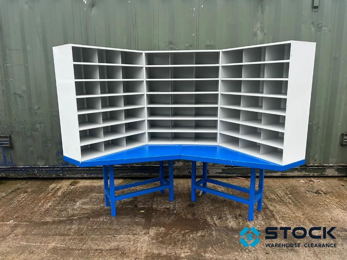 Workbench and pigeon hole shelving - Image 3
