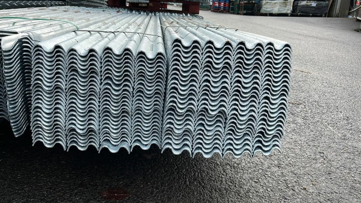 PALISADE FENCING - Image 2