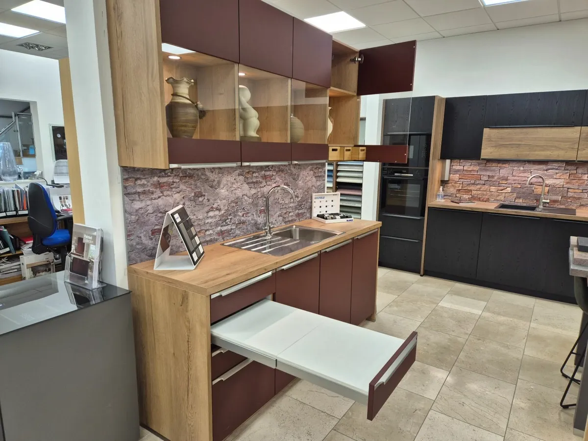 DISPLAY KITCHEN UNITS - Image 2