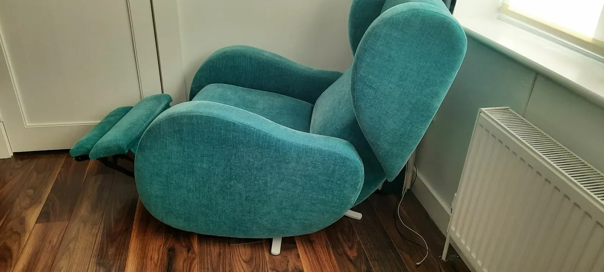 Reclining Armchair - Image 1