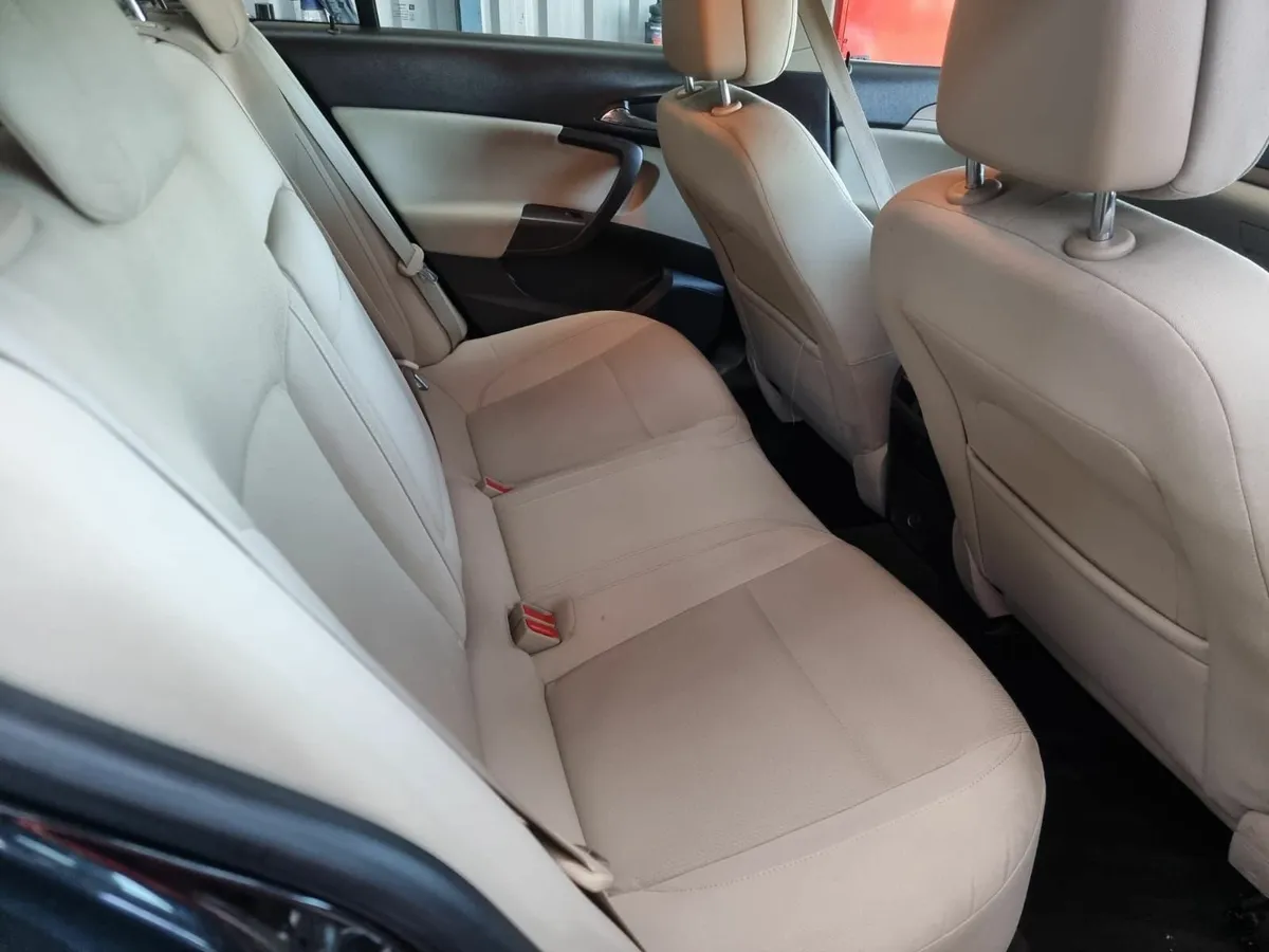 Vauxhall Insignia 2012  long nct n tax - Image 2