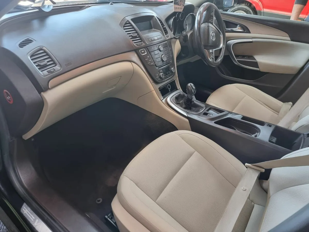 Vauxhall Insignia 2012  long nct n tax - Image 4
