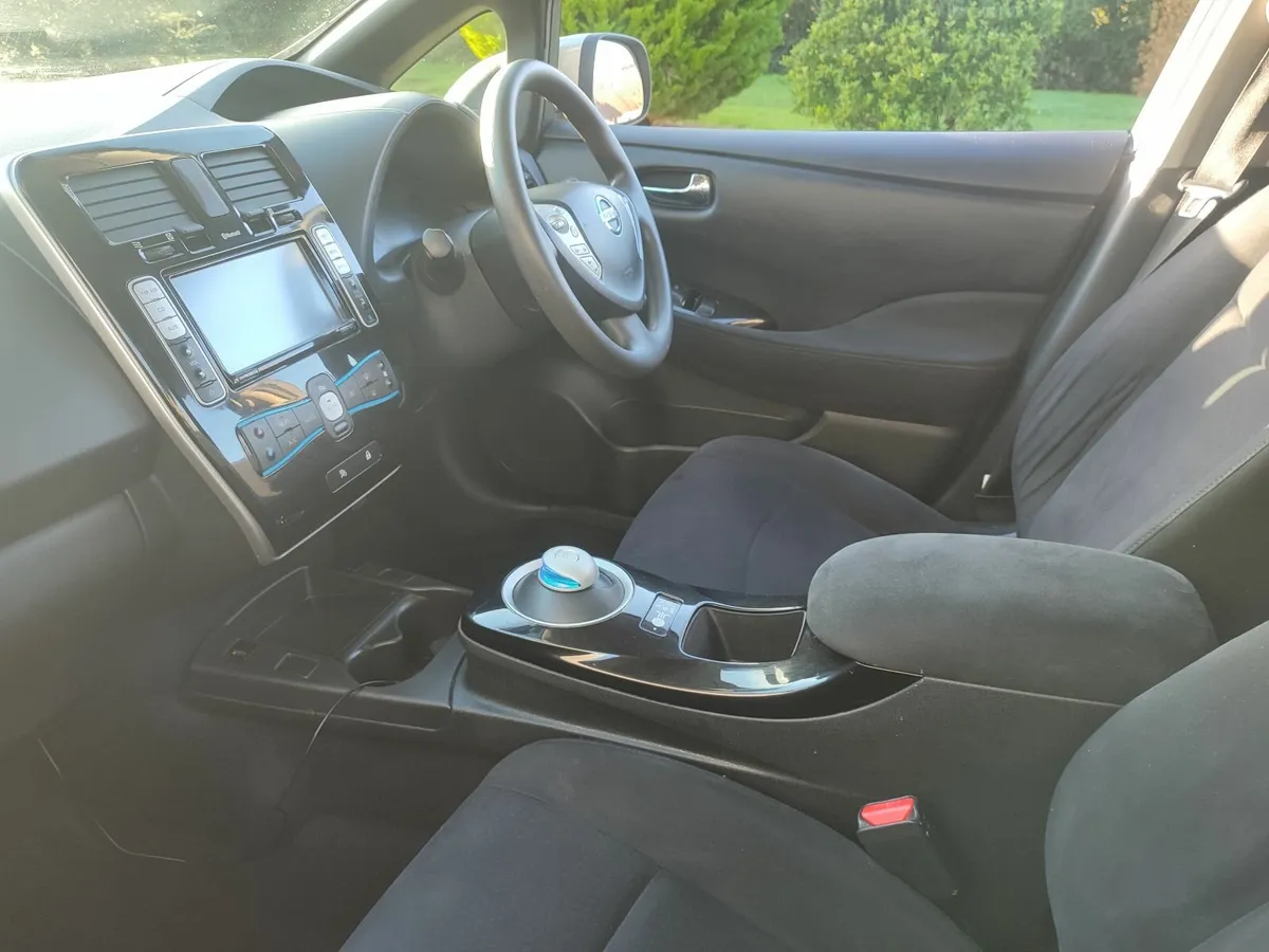 Nissan Leaf 2014 Perfect Battery New NCT - Image 4