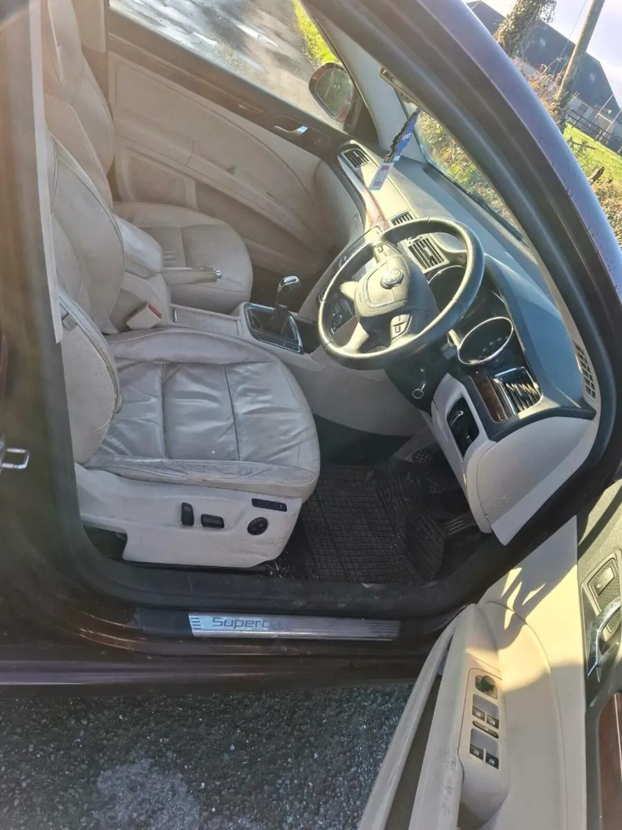 2011 Skoda Superb - Image 3