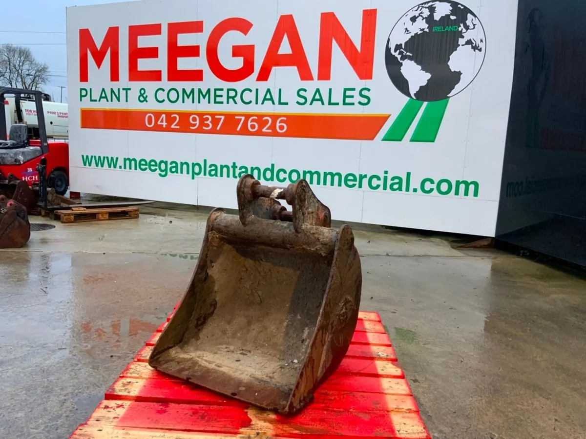 24" STRICKLAND BUCKET.....45mm PINS........687. - Image 2