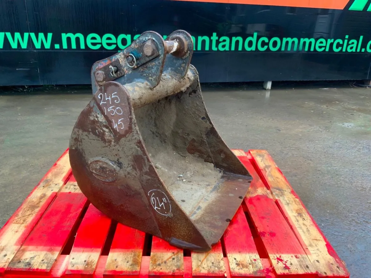 24" STRICKLAND BUCKET.....45mm PINS........687. - Image 3