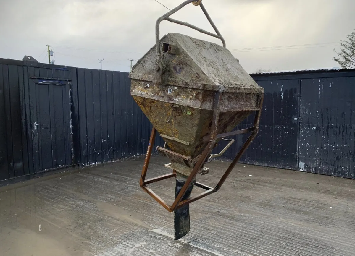 Secatol 500L Concrete Pouring Skip – To Suit Crane - Image 2