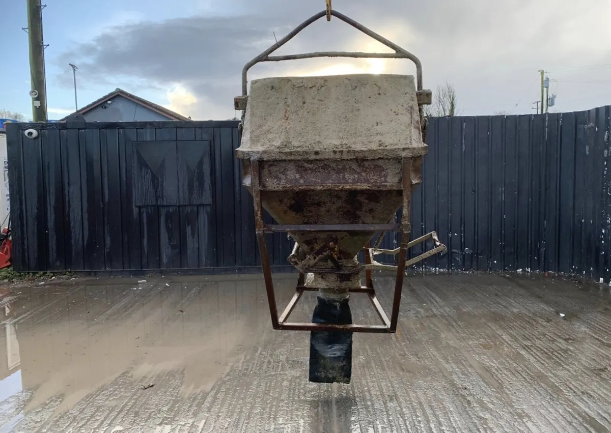 Secatol 500L Concrete Pouring Skip – To Suit Crane - Image 1