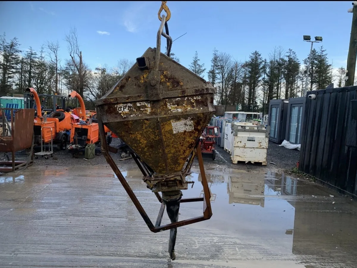 Secatol 500L Concrete Pouring Skip – To Suit Crane - Image 4