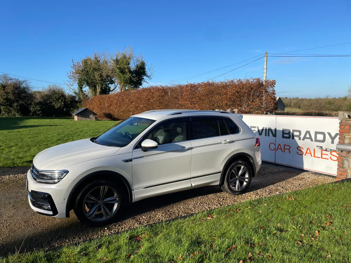 VOLKSWAGEN TIGUAN R-LINE 4 MOTION 2.0 LITRE DSG - Image 3