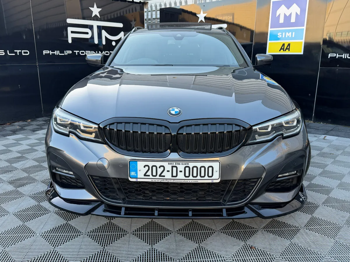 BMW 330e M Sport Pro Huge Spec Pan Roof  Tech Pack - Image 4