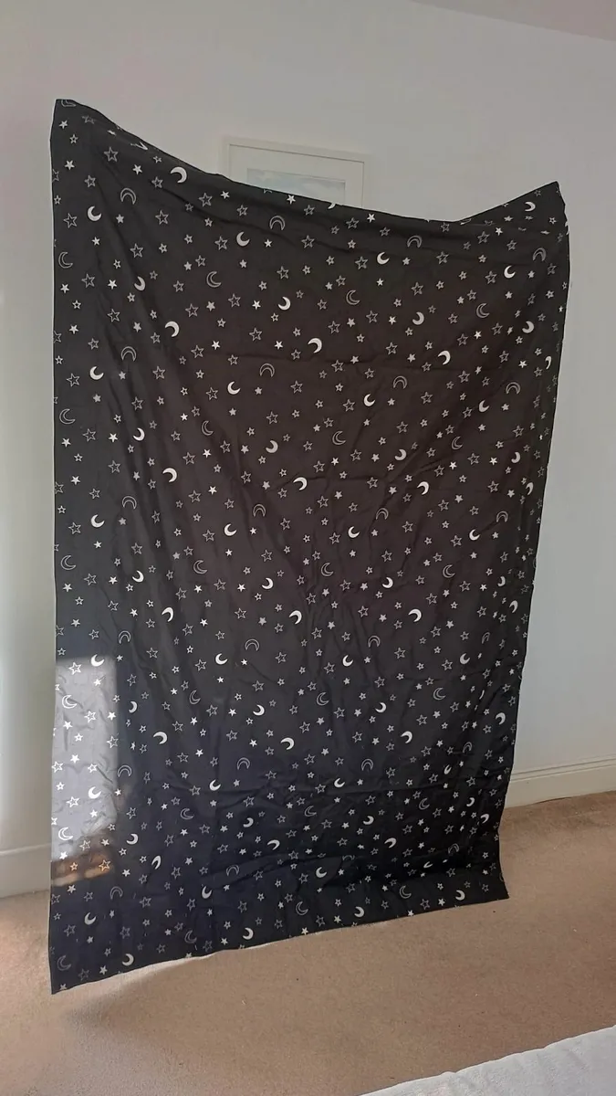 Gro-Anywhere Portable Blackout Blind - Image 2