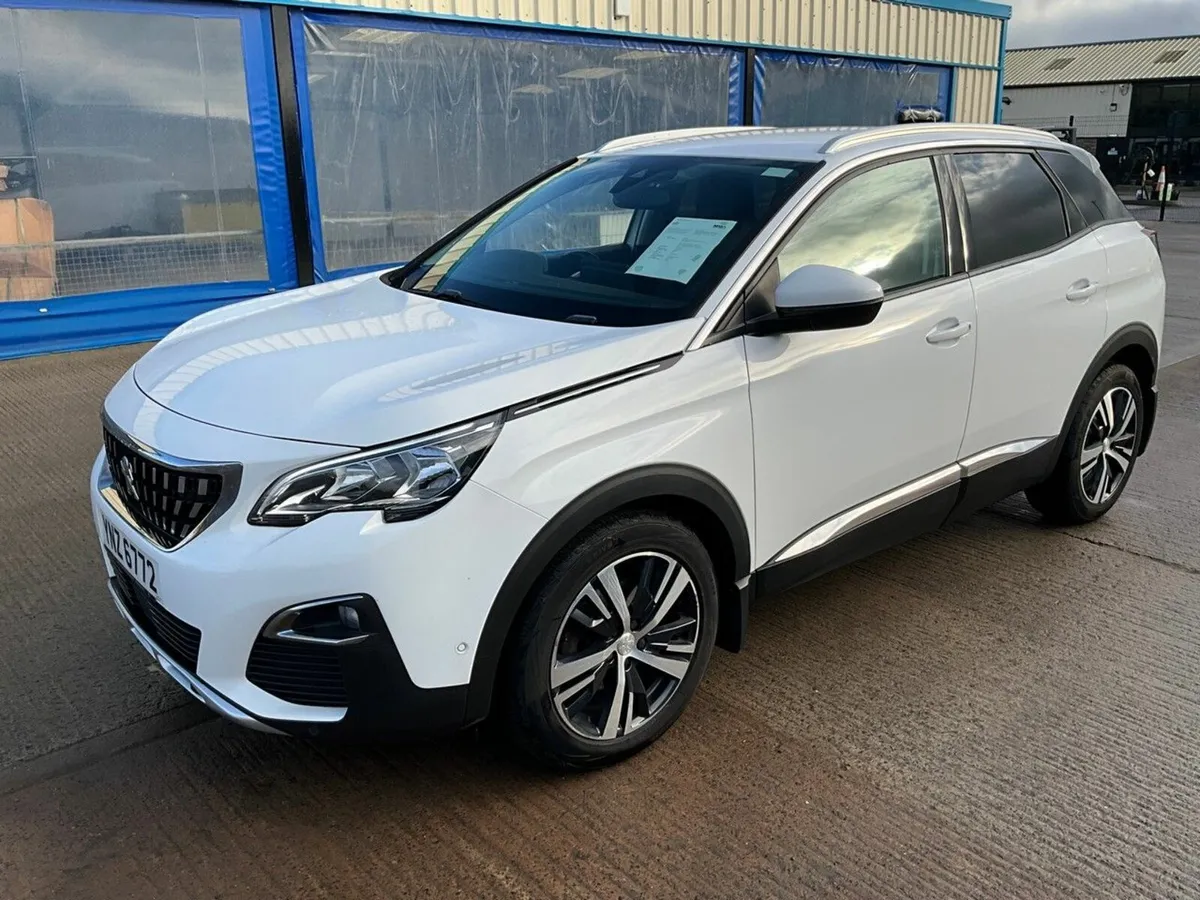 PEUGEOT 3008 ALLURE 1.5 BLUE HDI - Image 3