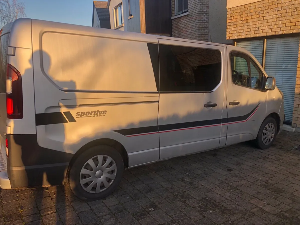 Opel Vivaro - Image 1