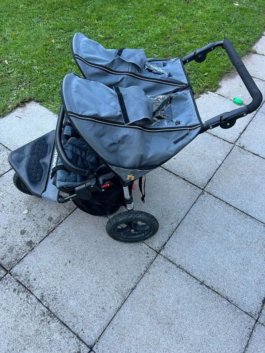 Outnabout (Out and About) Double Nipper Buggy - Image 2