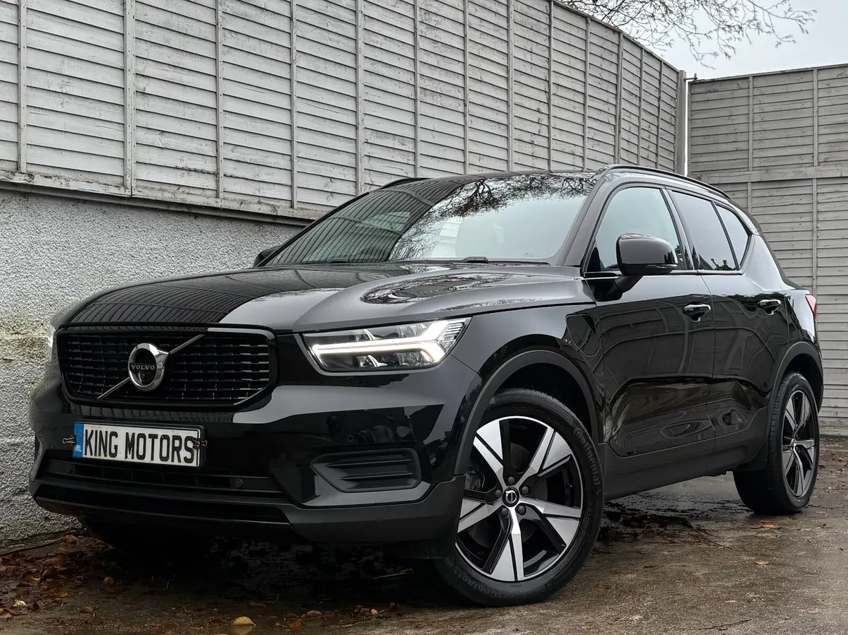 VOLVO XC40 2022 R-DESIGN T4 RECHARGE AUTO - Image 4
