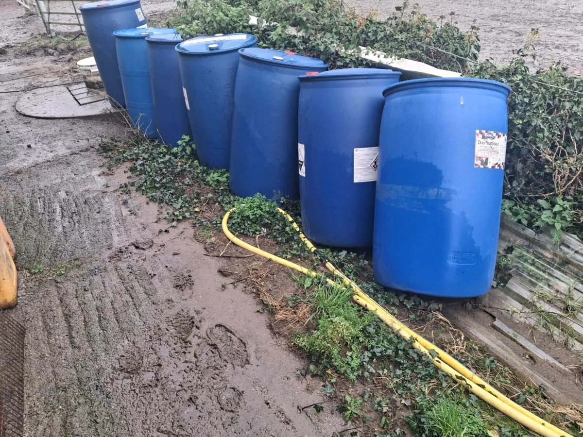 200 Litre Blue barrels - Image 3