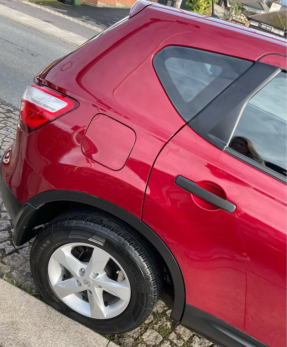 Nissan Qashqai 5 seater - Image 4
