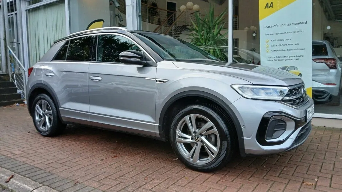 Volkswagen T-Roc R-Line 1.5 TSI 150HP DSG , Pyrite - Image 1