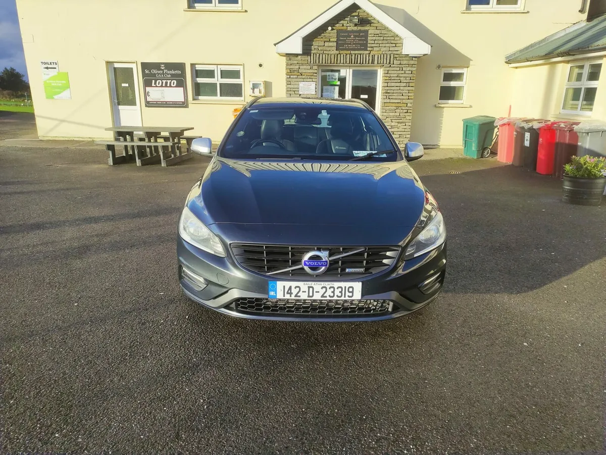 Volvo V60 D4 R Design - Excellent Condition - Image 3