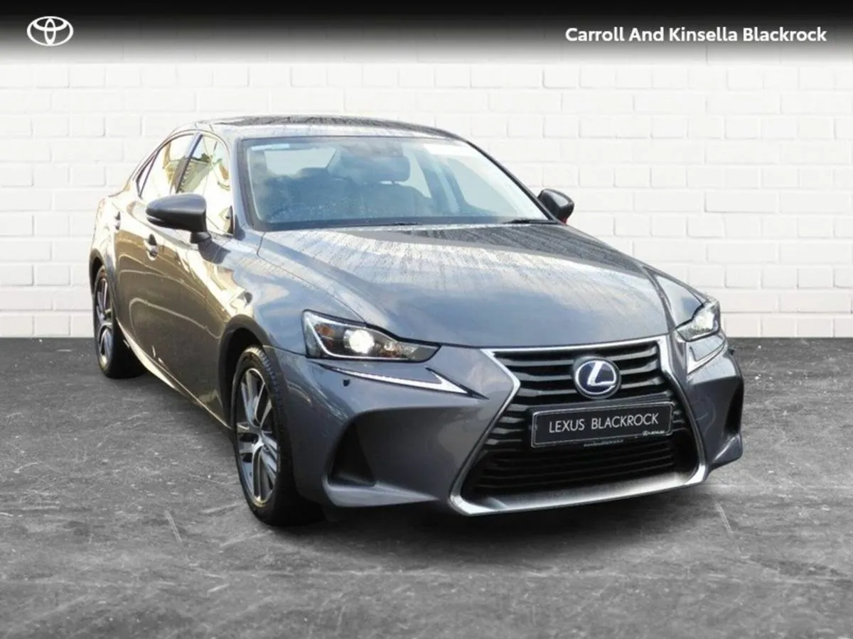 Lexus IS Hybrid Luxury - Image 1
