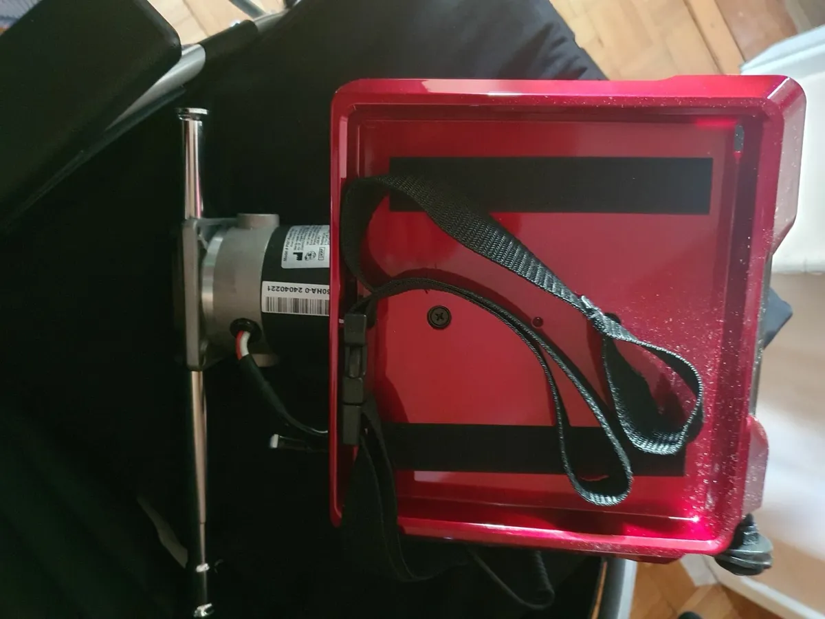 Wheelchair and powerpack - Image 4