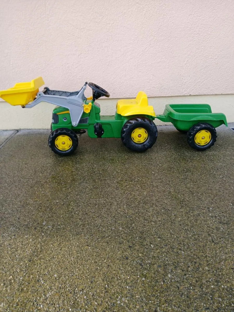Pedal tractor and trailer - Image 1