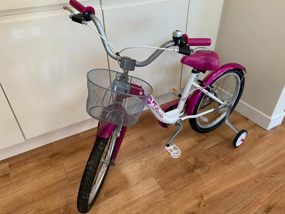 Child's (girl's) bicycle and safety kit - Image 2