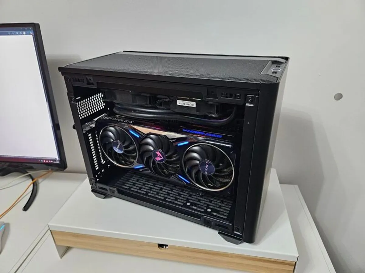 Gaming pc, miniITX Full SETUP - AMD Ryzen 7800X3D, 32GB ddr5, Nvidia RTX 4070 12GB, 2tb nvme ssd, 4k Monitor - Image 2