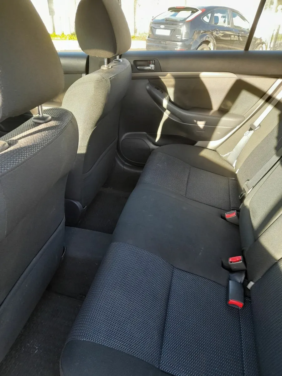 Toyota Avensis 2008 - Image 2