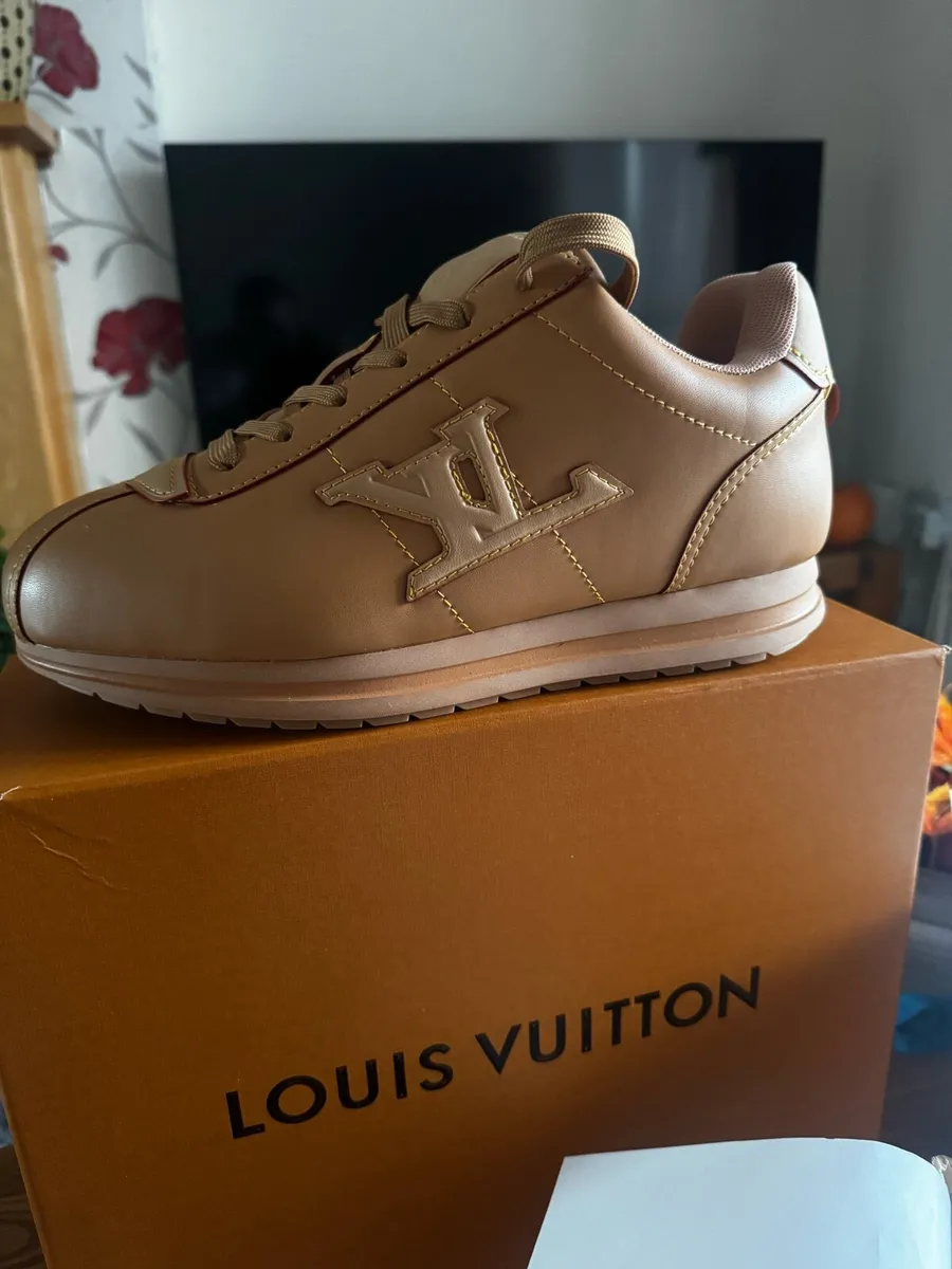 Louis Vuitton Buttersoft Sneaker - Image 2