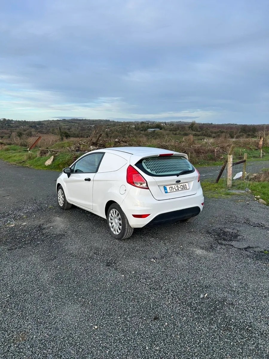 Ford Fiesta Van - Image 4