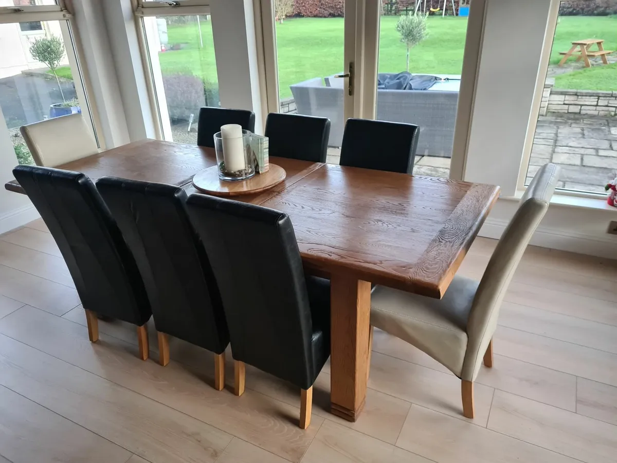 Dining table - Image 1