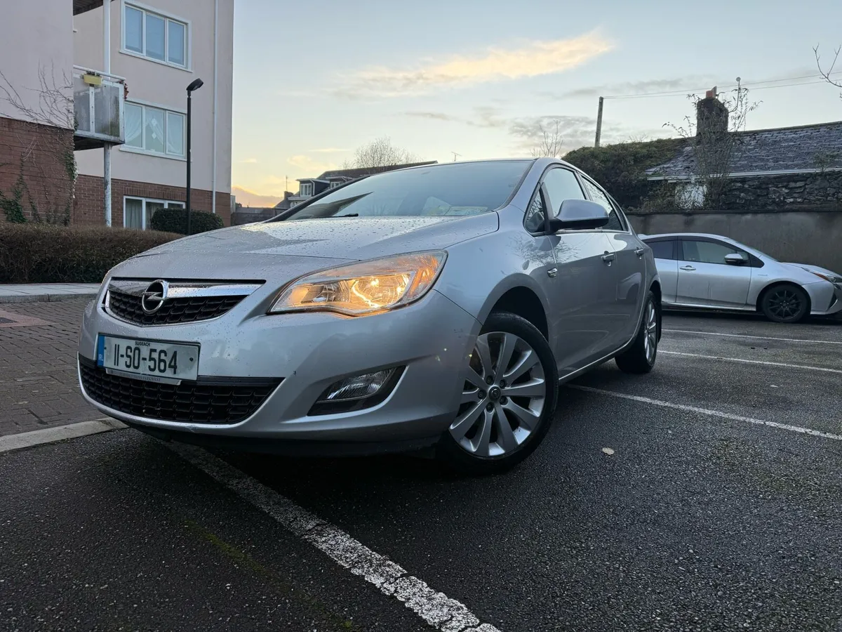 Astra 11 with nct 06/26 tax 01/26 low mill 117000 - Image 1