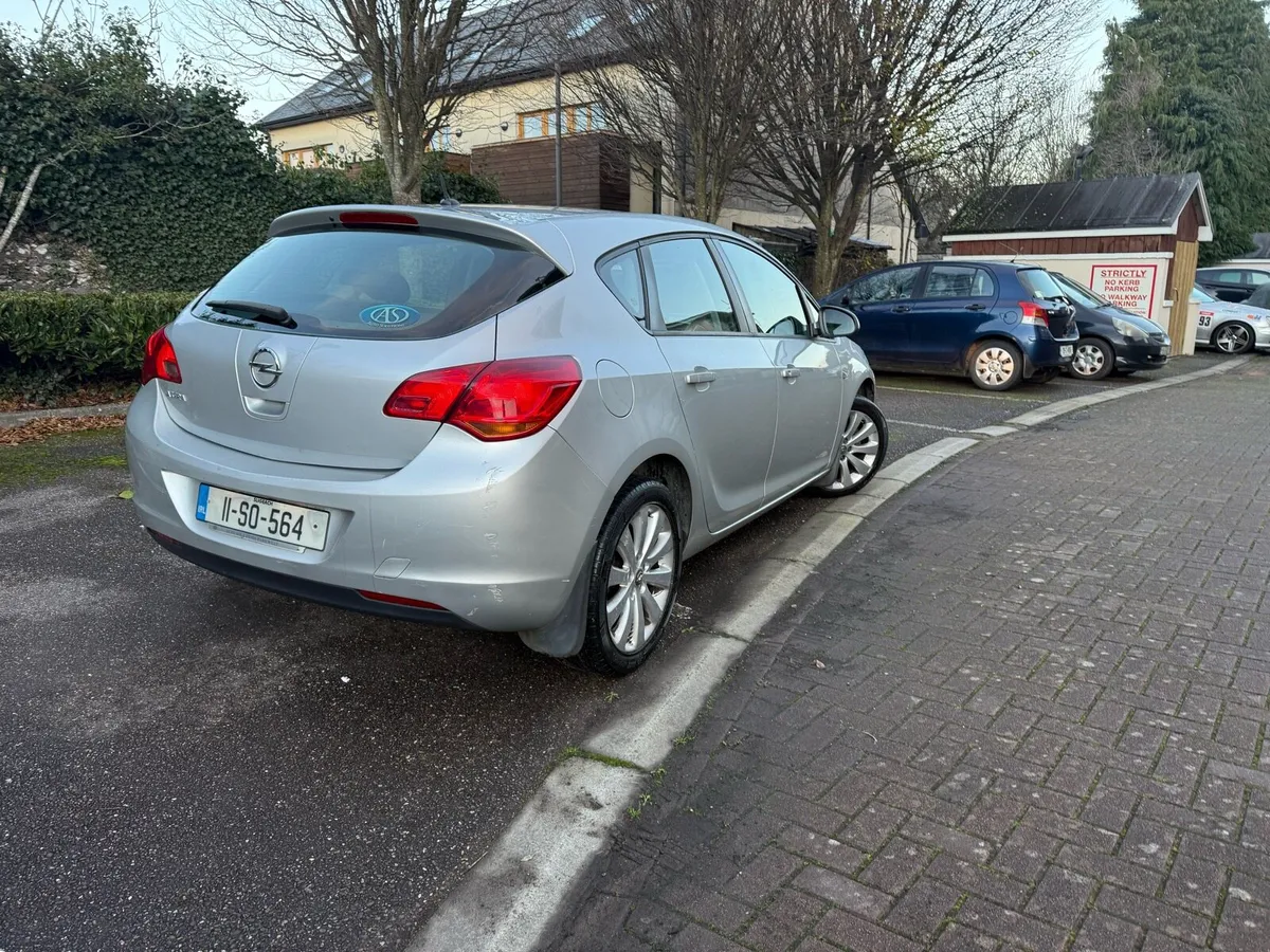 Astra 11 with nct 06/26 tax 01/26 low mill 117000 - Image 2