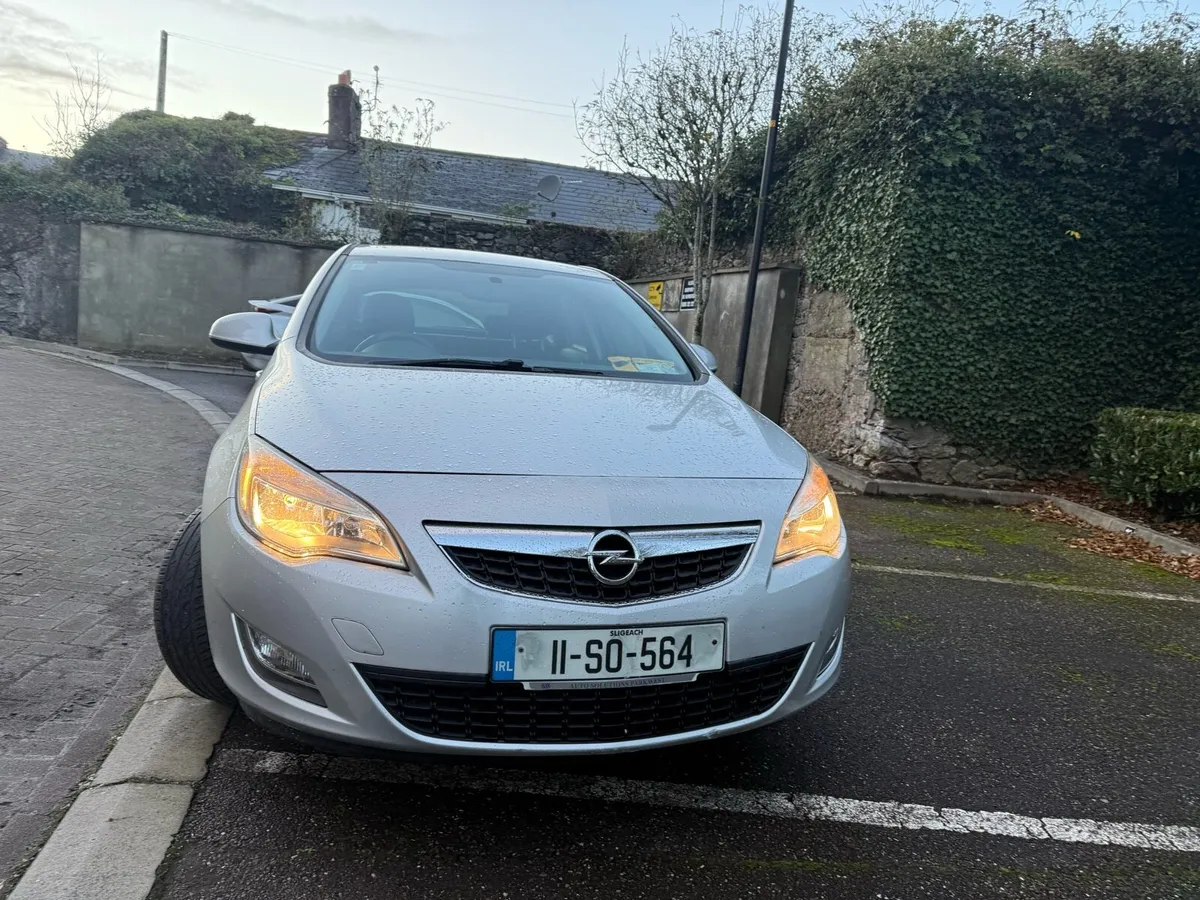 Astra 11 with nct 06/26 tax 01/26 low mill 117000 - Image 4