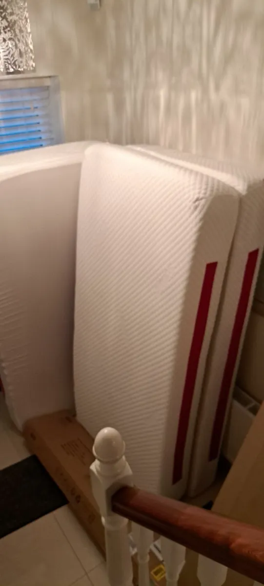 Coach bed with pull out bed below - Image 3