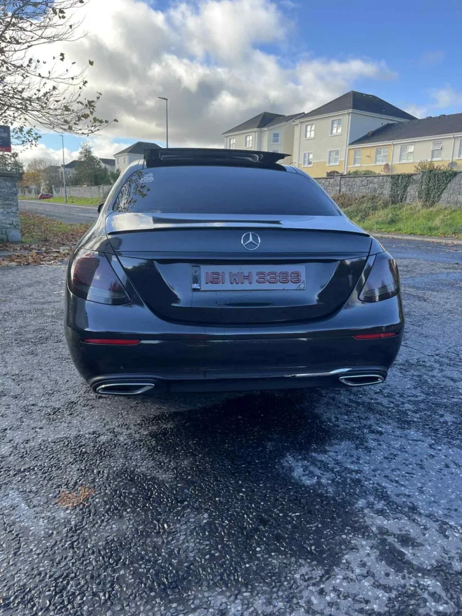 MERCEDES E220 2016 - Image 3