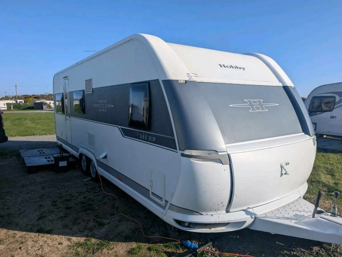 Hobby 645 VIP 5/6 berth caravan - Image 1