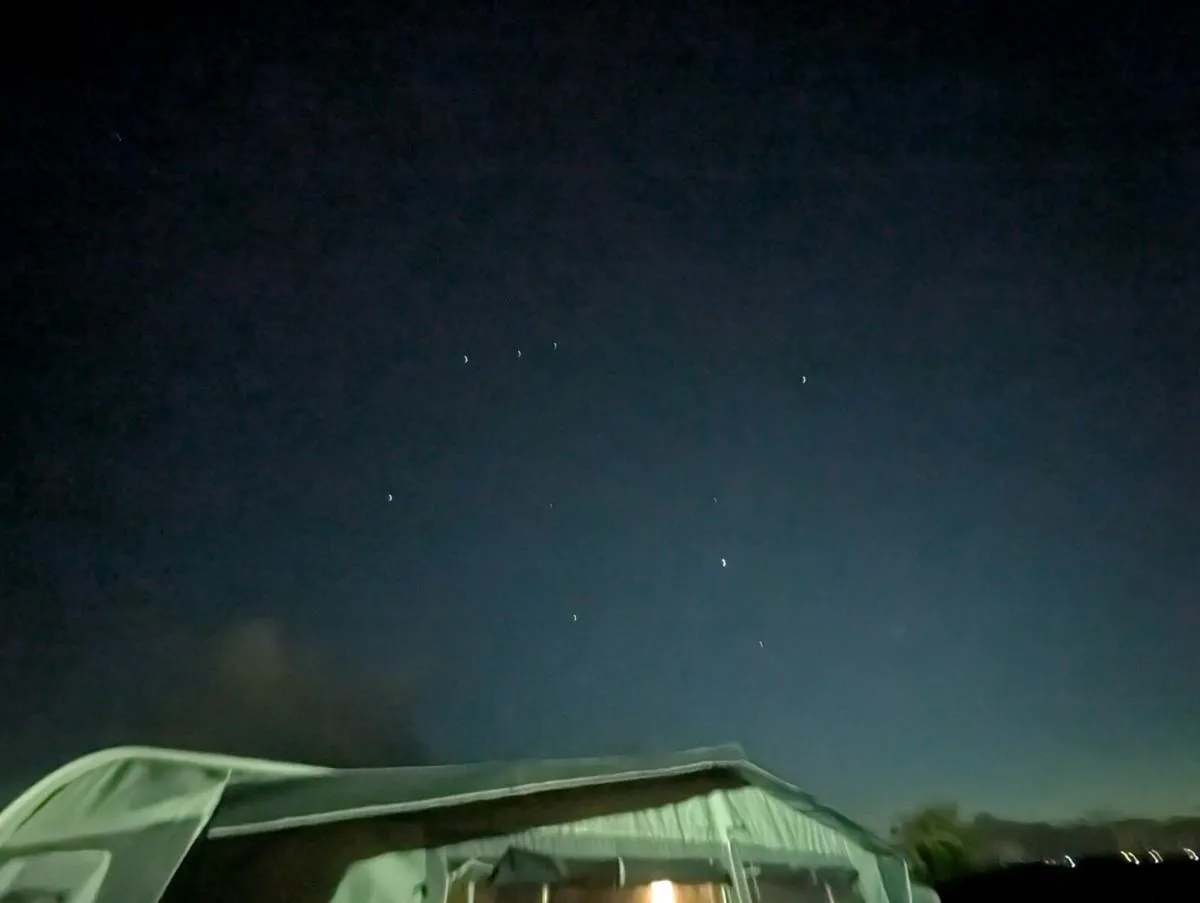 Hobby 645 VIP 5/6 berth caravan - Image 4