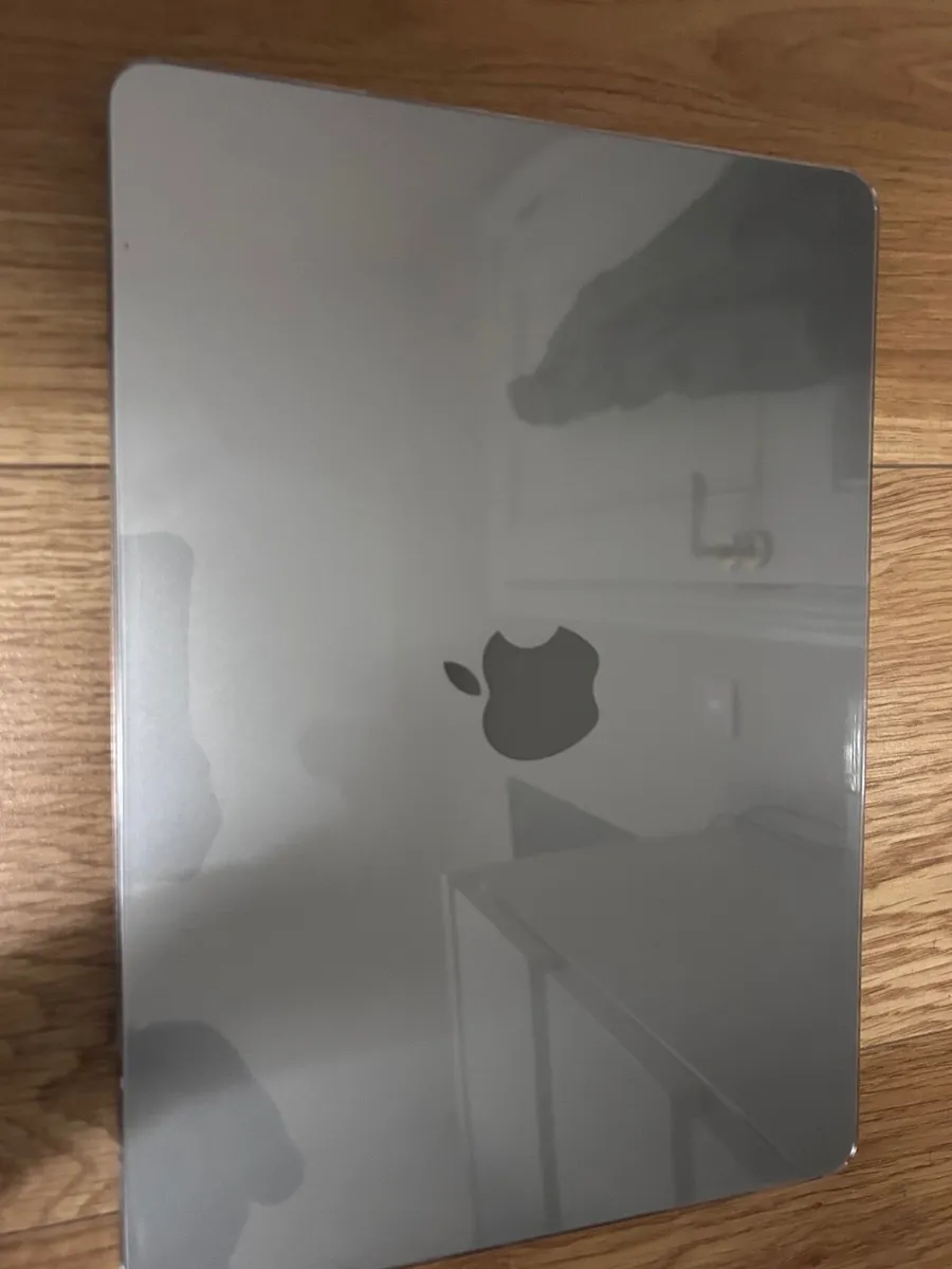 Macbook m2 Air - Image 2