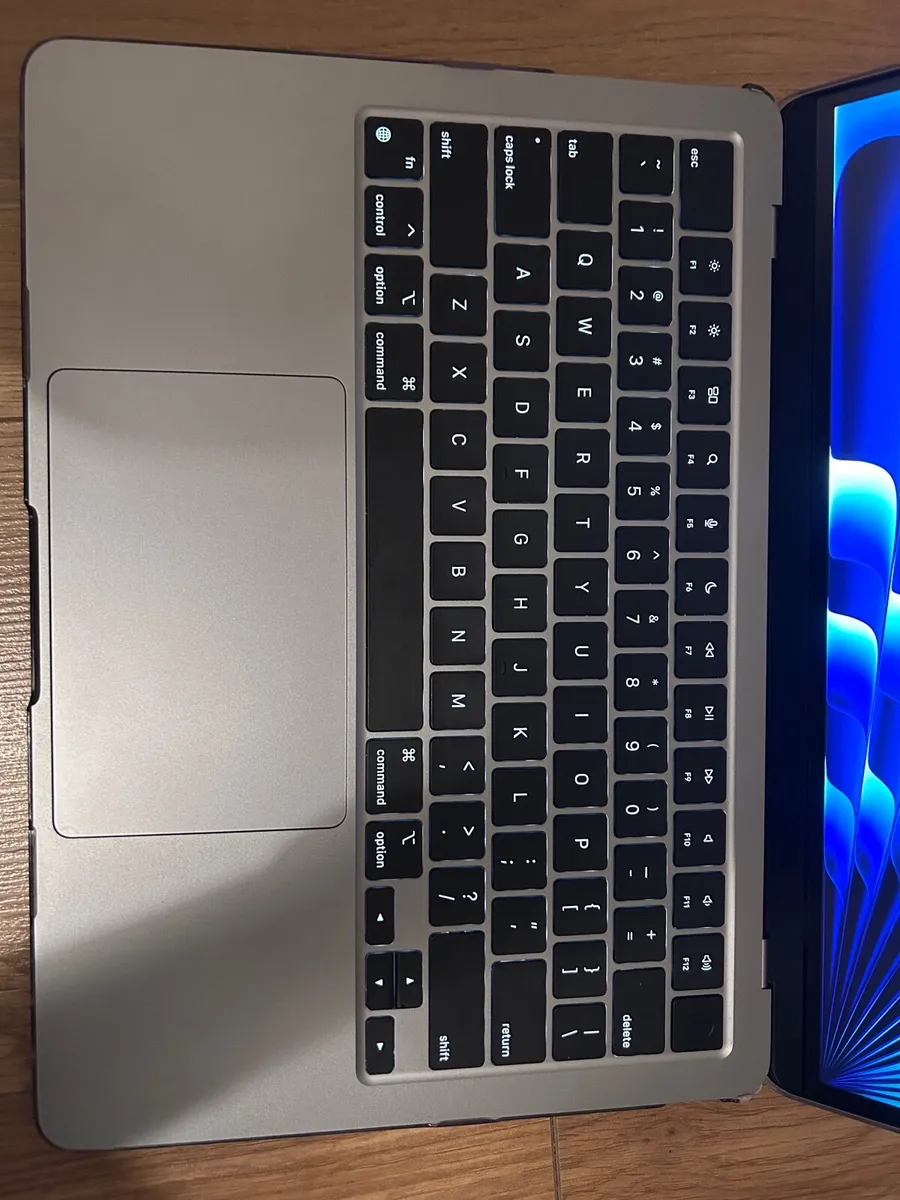 Macbook m2 Air - Image 3