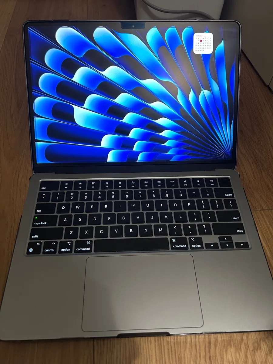 Macbook m2 Air - Image 4