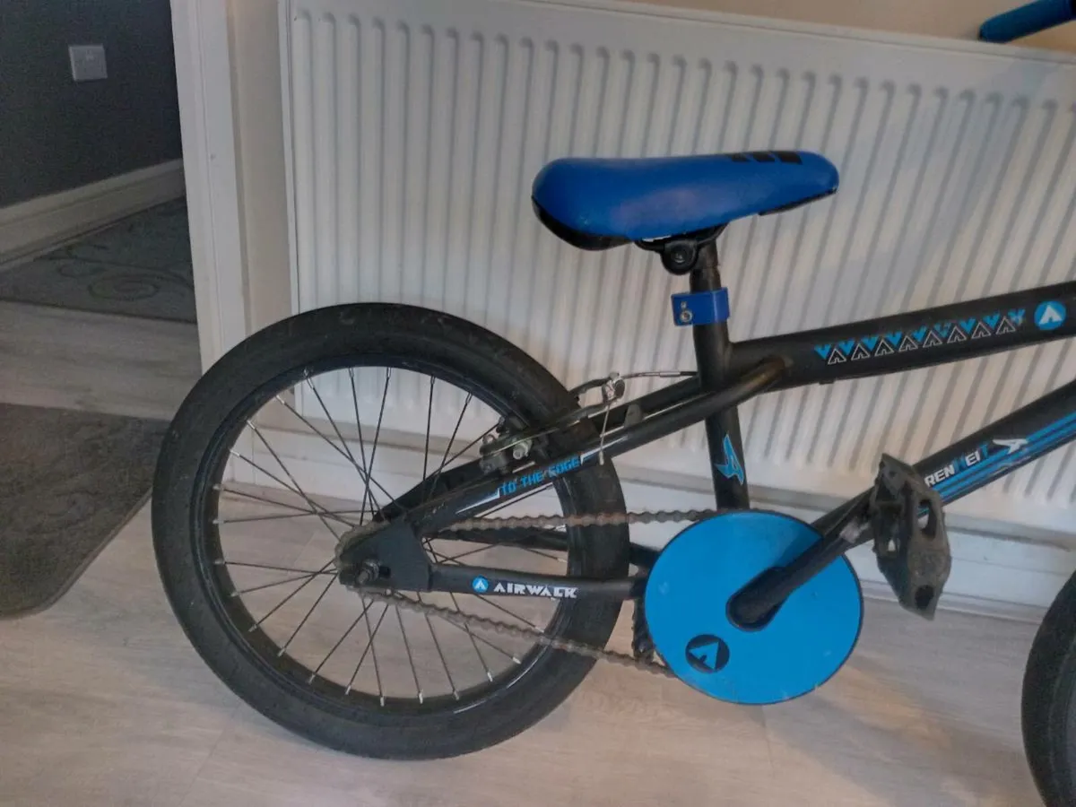 Airwalk Kids BMX bike size 18 inch wheels - Image 3