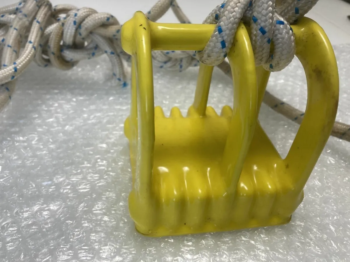 Powerful Lifting Magnet (110lbs) for Marine use - Image 1