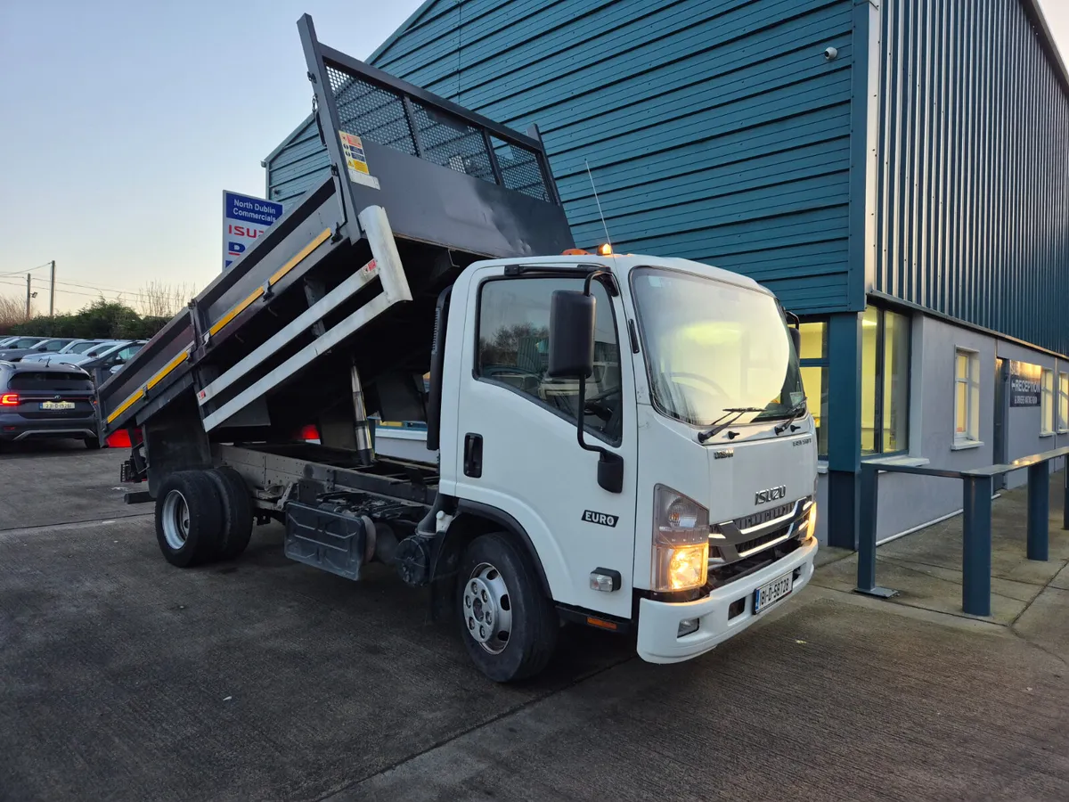 2018 ISUZU NPR TIPPER - Image 2