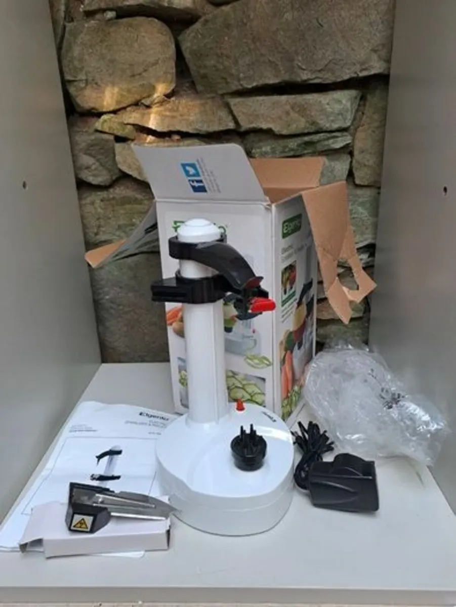 Elgento electric peeler and spiraliser - Image 1