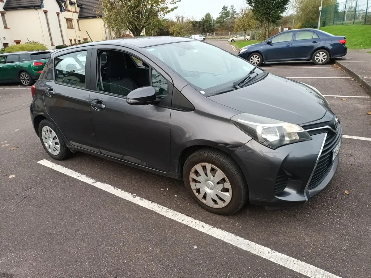 15 Yaris automatic - Image 1