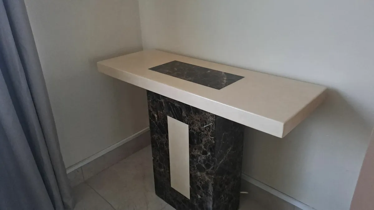Console Table - Image 2